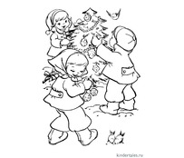 Дети наряжают елку